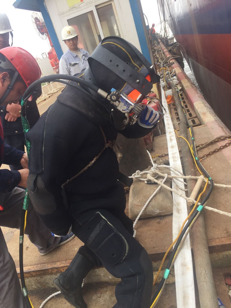 上海市水下开孔钻孔安装施工队-专业